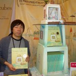 Kunio-Katō-Holding-A-Copy-Of-La-Maison-En-Petits-Cubes-Audiopolitan